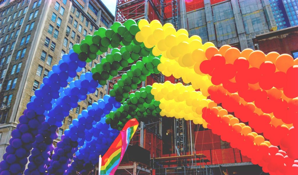 Guirnaldas con la bandera arcoiris